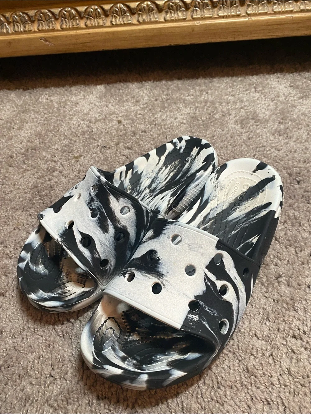 CROCS Classic marble Swirl Slide Sandals slip ons for Women